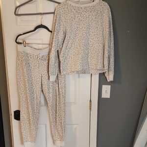 Leopard Print Lounge Set fleece.
